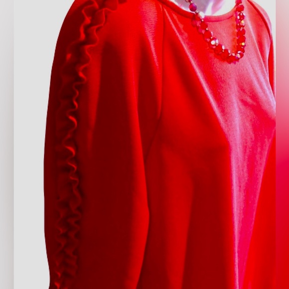 Green Envelope Red Ruffled 3/4 Sleeve Flowy Blouse - Picture 4 of 8